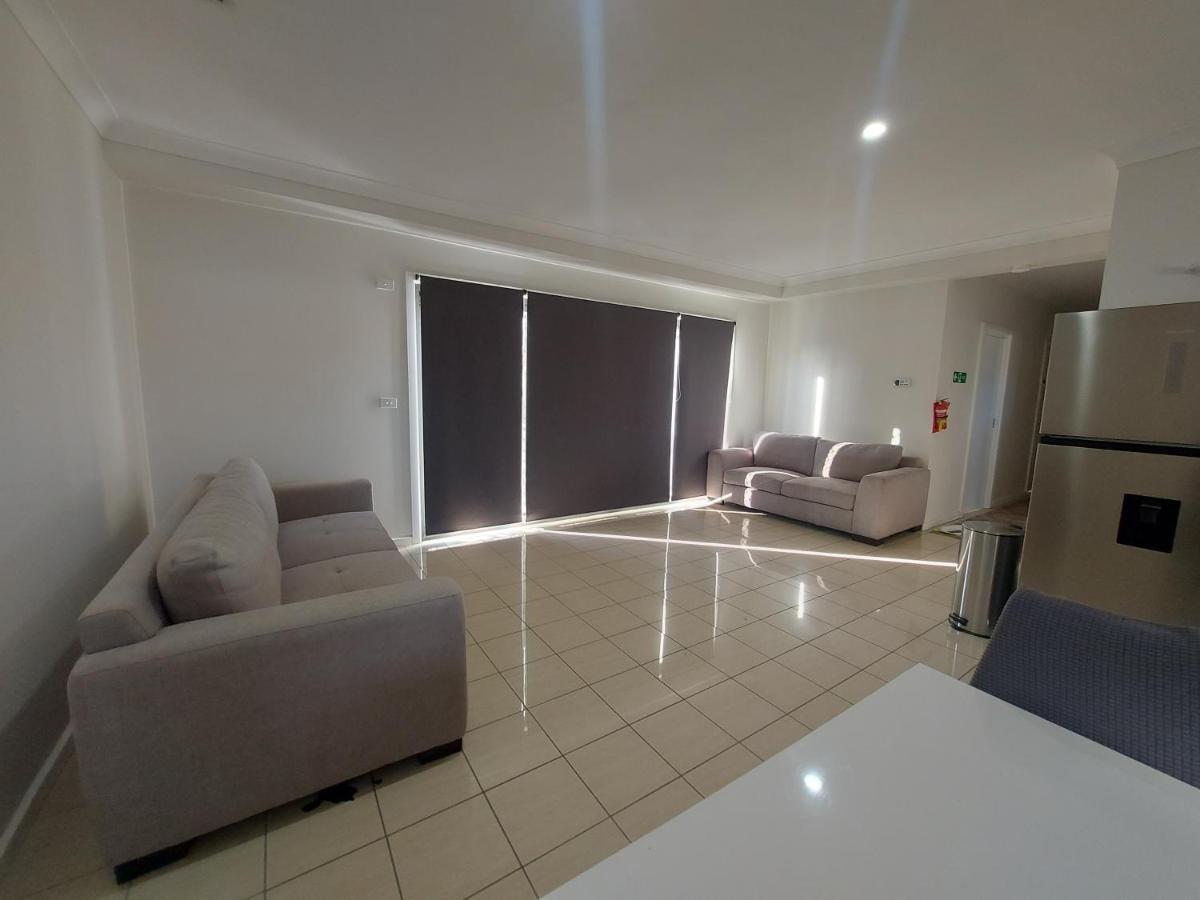 Maruve Guesthouse 12 Min From Melb Airport Melbourne Exteriör bild
