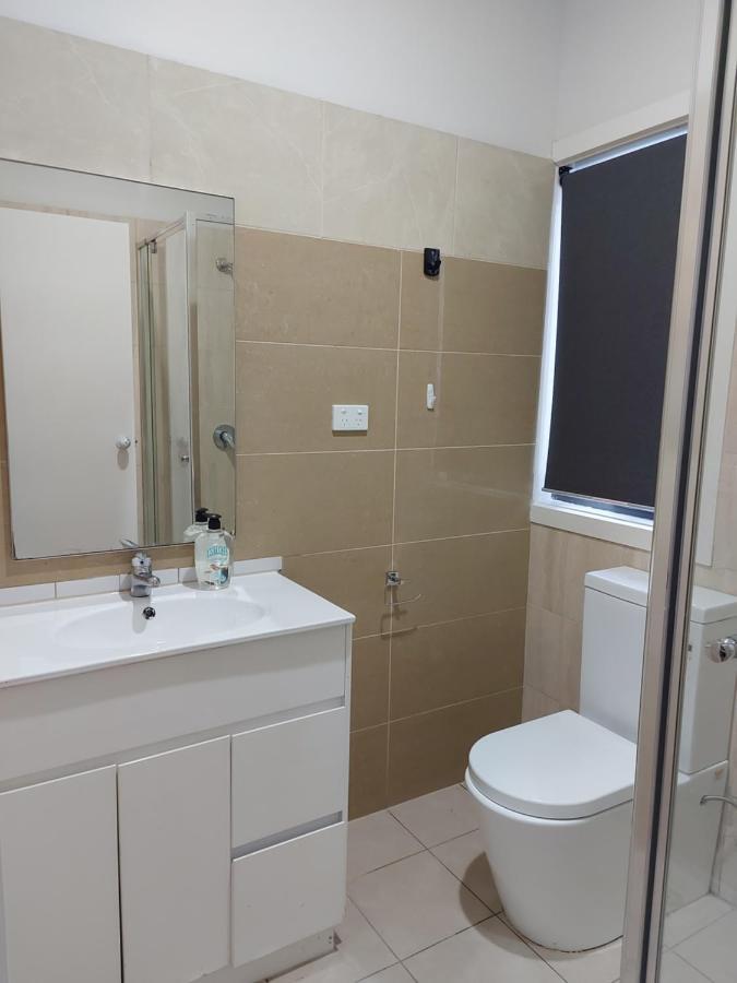 Maruve Guesthouse 12 Min From Melb Airport Melbourne Exteriör bild