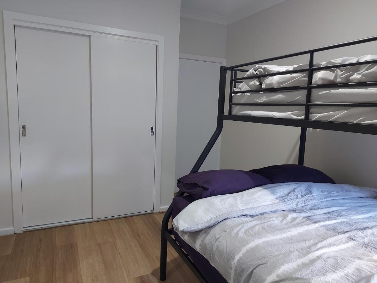 Maruve Guesthouse 12 Min From Melb Airport Melbourne Exteriör bild