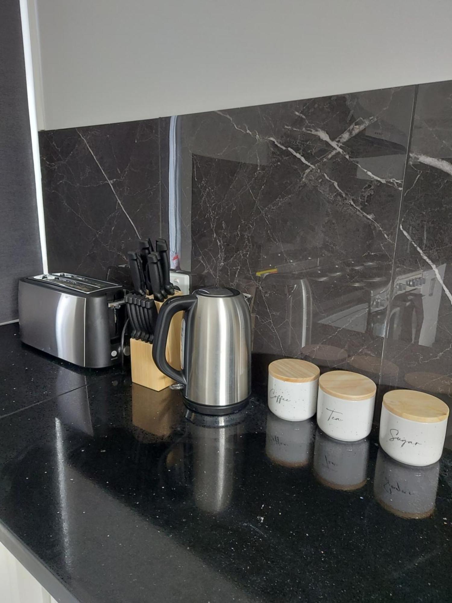 Maruve Guesthouse 12 Min From Melb Airport Melbourne Exteriör bild